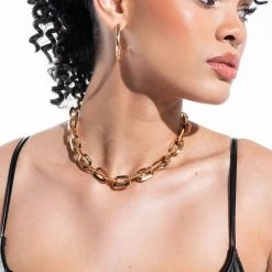 CHUNKY CHAIN NECKLACE