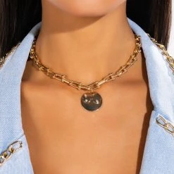 DIVINE FEMININE PENDANT NECKLACE 7 DIVINE FEMININE PENDANT NECKLACE -handbag shop divine feminine pendant necklace gold 1 1